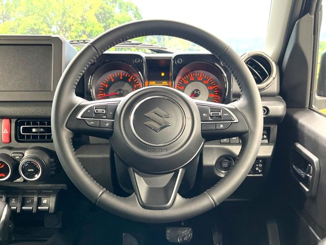 �y�����v�����X�e�A�����O�z�㎿�Ȋv���g�p���邱�ƂŁA��ɂ����������݂ƂĂ��^�]���₷���n���h���ł���