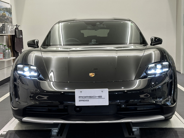 タイカンクロスツーリスモ4 4シート 4WD