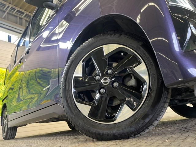 �y����14�C���`�A���~�z�C�[���z�O�ςɃ}�b�`���������A���~�z�C�[���𑕒����Ă���܂��B�e��ЊO�A���~�z�C�[����A�X�^�b�h���X�^�C�����戵�����Ă���܂��B���񂲑��k����������