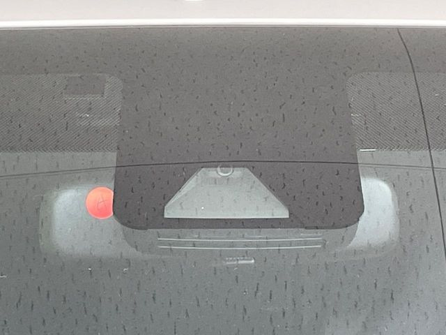 �y�g���^�Z�[�t�e�B�Z���X�z���s���ɑO���̎ԗ�����F�����A�Փ˂������Ȏ��͌x��ƃu���[�L�ŏՓˉ���Ɣ�Q�y�����A�V�X�g�B�����S�Ƀh���C�u�����y���݂��������܂��B