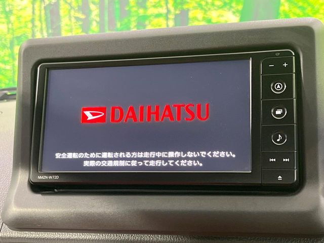 �y�����i�r�z�l�C�̏����i�r�𑕔����Ă���܂��B�i�r�̎g���₷���͂������A�I�[�f�B�I�@�\���[��!�L�����v�◷�s�͂������A�ʋ΂┃�����ȂǕ��i�̃h���C�u���y�����Ȃ�͂���