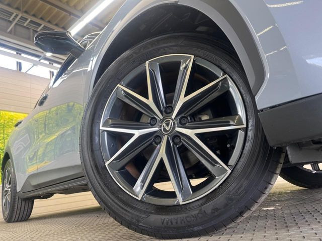 �y����18�C���`�A���~�z�C�[���z�O�ςɃ}�b�`���������A���~�z�C�[���𑕒����Ă���܂��B�e��ЊO�A���~�z�C�[����A�X�^�b�h���X�^�C�����戵�����Ă���܂��B���񂲑��k����������