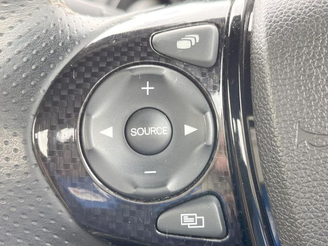 �y�X�e�A�����O�X�C�b�`�z�^�]���A�O������ڐ������炷���ƂȂ��A�I�[�f�B�I���̑��삪�\�ȕ֗��@�\!���S&���K�ȃh���C�u�����o���Ă���܂���