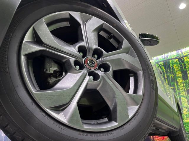 �y����18�C���`�A���~�z�C�[���z�O�ςɃ}�b�`���������A���~�z�C�[���𑕒����Ă���܂��B�e��ЊO�A���~�z�C�[����A�X�^�b�h���X�^�C�����戵�����Ă���܂��B���񂲑��k����������