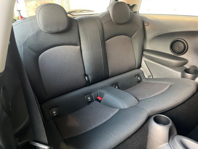 ���㕔���Ȃ��C�ɂȂ�悤�ȃL�Y�E�����ւ��蓙�A�傫�ȃ_���[�W�͂Ȃ��A�ǍD�ȏ�Ԃł��B