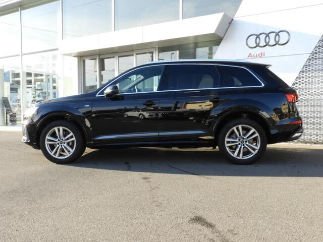 Q755 TFSI クワトロ Sライン 4WD