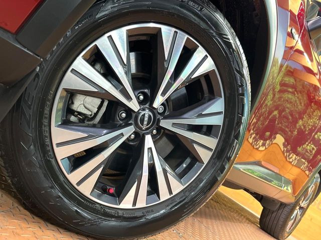 �y����18�C���`�A���~�z�C�[���z�O�ςɃ}�b�`���������A���~�z�C�[���𑕒����Ă���܂��B�e��ЊO�A���~�z�C�[����A�X�^�b�h���X�^�C�����戵�����Ă���܂��B���񂲑��k����������