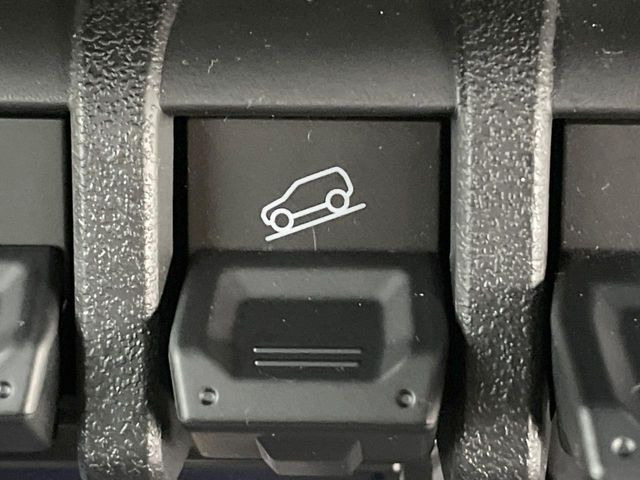 �y�_�E���q���A�V�X�g�z�}�ȍ⓹������Ƃ��Ɏ����Ńu���[�L�𐧌�A���̒ᑬ�x��ۂ��܂��B�ᓹ�∫�H�ȂǊ���₷���H�ʂ̉����ł��^�C�������b�N���Ȃ�������S!�n���h������ɏW���ł��܂�!