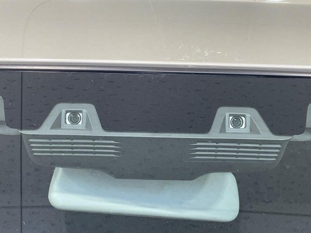 �y�G�}�[�W�F���V�[�u���[�L�z���s���ɑO���̎ԗ�����F�����A�Փ˂������Ȏ��͌x��ƃu���[�L�ŏՓˉ���Ɣ�Q�y�����A�V�X�g�B�����S�Ƀh���C�u�����y���݂��������܂��B