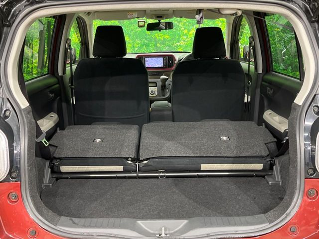 ���i�̂���������ʋ΁A���}���ɏ\���ȉ׎��X�y�[�X���m�ۂ��Ă���܂��B�Z�J���h�V�[�g��|���ƁA�傫�ȉו��̐ύڂ��\�ł���