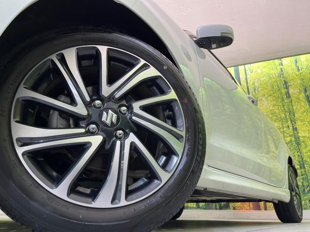 �y����16�C���`�A���~�z�C�[���z�O�ςɃ}�b�`���������A���~�z�C�[���𑕒����Ă���܂��B�e��ЊO�A���~�z�C�[����A�X�^�b�h���X�^�C�����戵�����Ă���܂��B���񂲑��k����������