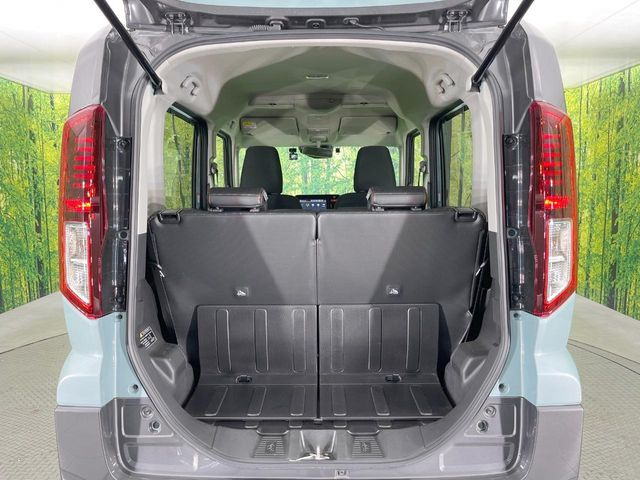 ���i�̂���������ʋ΁A���}���ɏ\���ȉ׎��X�y�[�X���m�ۂ��Ă���܂��B�Z�J���h�V�[�g��|���ƁA�傫�ȉו��̐ύڂ��\�ł���