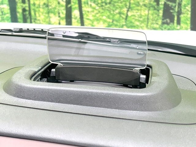 �y�w�b�h�A�b�v�f�B�X�v���C�z���݂̑��x�⑖�s�����f�W�^���\���ŉ^�]�ȑO���̃K���X�ɓ��e!�^�]���A�ڐ������炳���K�v�ȏ����m�F�ł���̂łƂ��Ă��֗��ň��S!