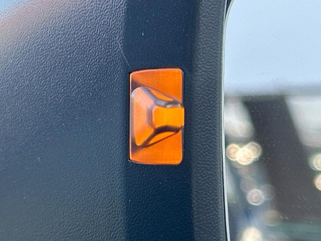 �y�����r�[�N���f�B�e�B�N�V�����z���s���A�h�A�~���[�̎��p�ɂȂ�₷���ӏ��Ɍ㑱�Ԃ��ڋ߂���ƃT�C�h�~���[�t�߂Ɍx����\���A�h���C�o�[�ɒ��ӊ��N�ƁA����̍ۂ̓n���h��������A�V�X�g�����܂��B