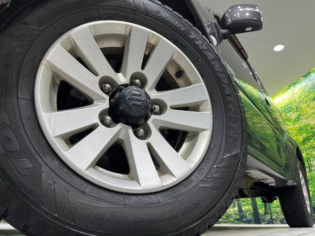 �y����15�C���`�A���~�z�C�[���z�O�ςɃ}�b�`���������A���~�z�C�[���𑕒����Ă���܂��B�e��ЊO�A���~�z�C�[����A�X�^�b�h���X�^�C�����戵�����Ă���܂��B���񂲑��k����������