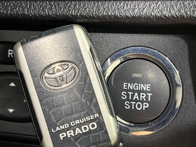 �y�X�}�[�g�L�[�z�J�o����|�P�b�g�ɓ��ꂽ�܂܂ł��h�A�̎{���E�������\�ȃX�}�[�g�L�[�𑕔��B�G���W���̃I���E�I�t�����J�M�����o���K�v����������Ƃ��Ă��֗��ł���