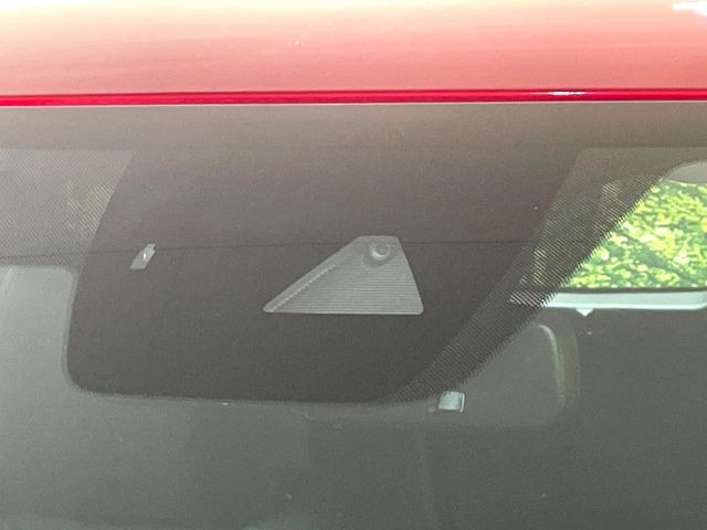 �y�X�}�[�g�u���[�L�T�|�[�g�z���s���ɑO���̎ԗ�����F�����A�Փ˂������Ȏ��͌x��ƃu���[�L�ŏՓˉ���Ɣ�Q�y�����A�V�X�g�B�����S�Ƀh���C�u�����y���݂��������܂��B