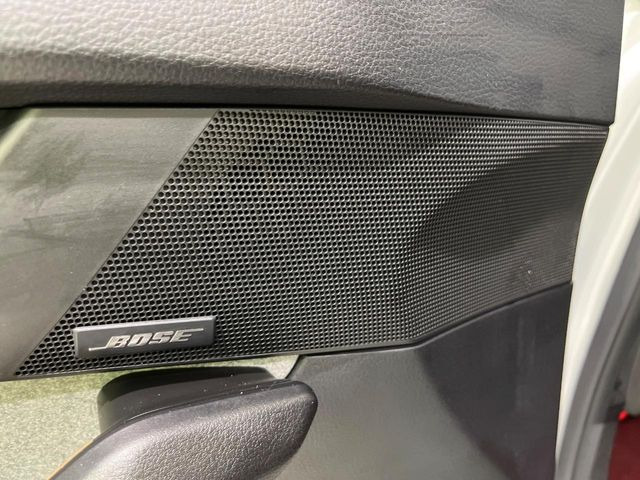 �yBOSE�T�E���h�V�X�e���z���[�J�[�I�v�V�����̍��i�ʃT�E���h�V�X�e���𓋍ځB��p�̃`���[�j���O���{���ꂽ�召�l�X�ȃX�s�[�J�[����ǎ��ȃT�E���h���t�ł��A�Տꊴ���ӂ�鉹����Ԃ����o���܂��B