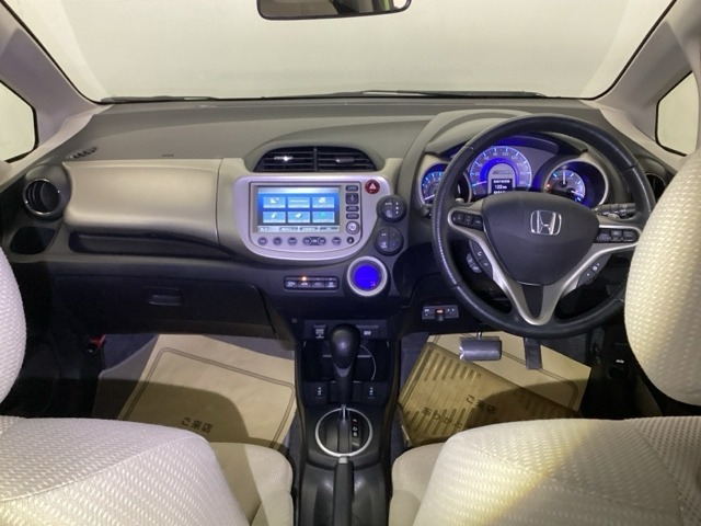 フィットハイブリッド1.3 ナビプレミアムセレクション