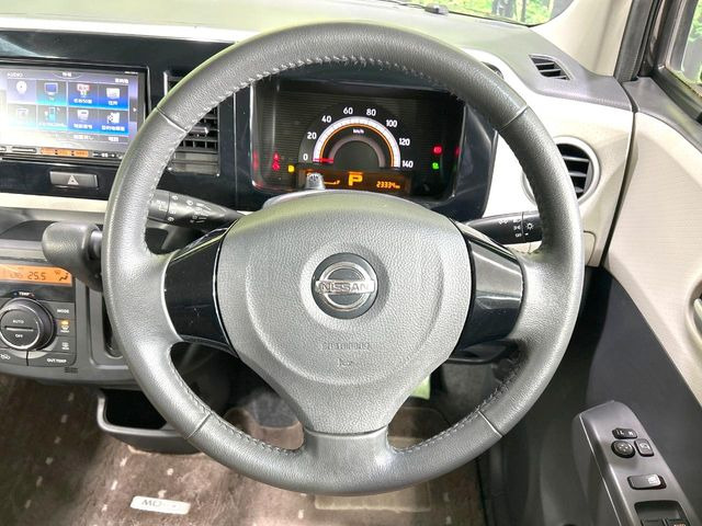 �y�����v�����X�e�A�����O�z�㎿�Ȋv���g�p���邱�ƂŁA��ɂ����������݂ƂĂ��^�]���₷���n���h���ł���