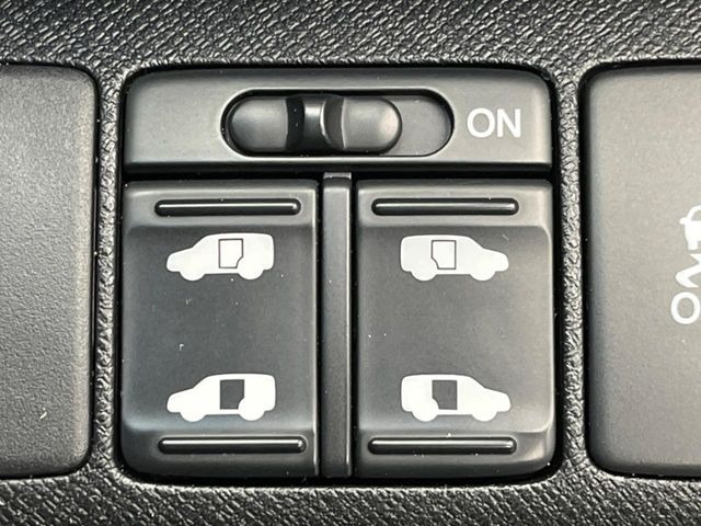 �y�����p���[�X���C�h�h�A�z�X�}�[�g�L�[��^�]�Ȃ̃X�C�b�`�Ō�ȗ����X���C�h�h�A�̊J���\���d��������͂����ăh�A���J����K�v�������A�����Ȃ��q�l�ł��ȒP�ɊJ���߂ł����K�ł���