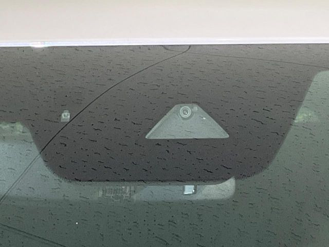 �y�X�}�[�g�V�e�B�u���[�L�T�|�[�g�z�ᑬ���s���ɑO���̎ԗ�����F�����A�Փ˂������Ȏ��͌x��ƃu���[�L�ŏՓˉ���Ɣ�Q�y�����A�V�X�g�B�����S�Ƀh���C�u�����y���݂��������܂��B