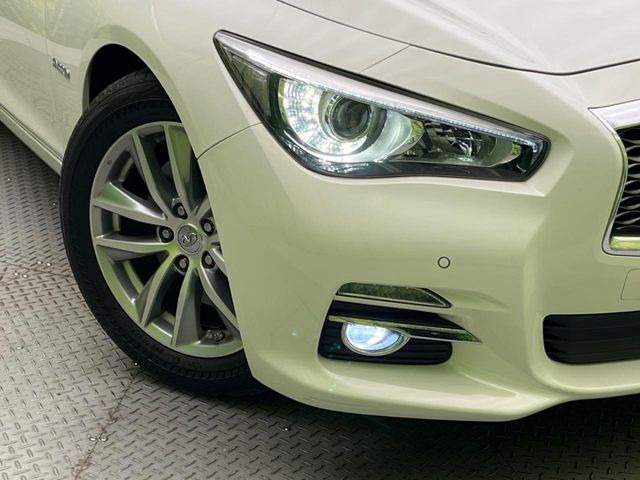 �yLED�w�b�h���C�g�z���V����ԑ��s�����ǍD�Ȏ��E���m�ۂ����S���ĉ^�]�ł��鍂�P�xLED�w�b�h���C�g�𑕔�!�_�����x�������A����d�͂��}�����Ă��܂��B