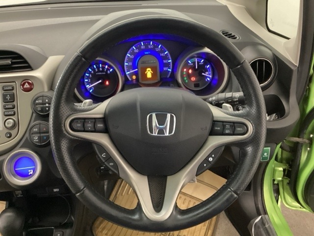 フィットハイブリッド1.3 ナビプレミアムセレクション