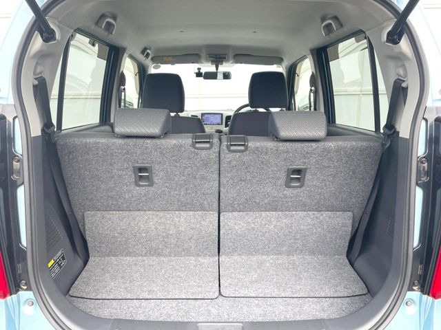 ���i�̂���������ʋ΁A���}���ɏ\���ȉ׎��X�y�[�X���m�ۂ��Ă���܂��B�Z�J���h�V�[�g��|���ƁA�傫�ȉו��̐ύڂ��\�ł���