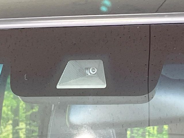 �y�z���_�Z���V���O�z���s���ɑO���̎ԗ�����F�����A�Փ˂������Ȏ��͌x��ƃu���[�L�ŏՓˉ���Ɣ�Q�y�����A�V�X�g�B�����S�Ƀh���C�u�����y���݂��������܂��B