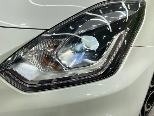 �yLED�w�b�h���C�g�z���V����ԑ��s�����ǍD�Ȏ��E���m�ۂ����S���ĉ^�]�ł��鍂�P�xLED�w�b�h���C�g�𑕔�!�_�����x�������A����d�͂��}�����Ă��܂��B