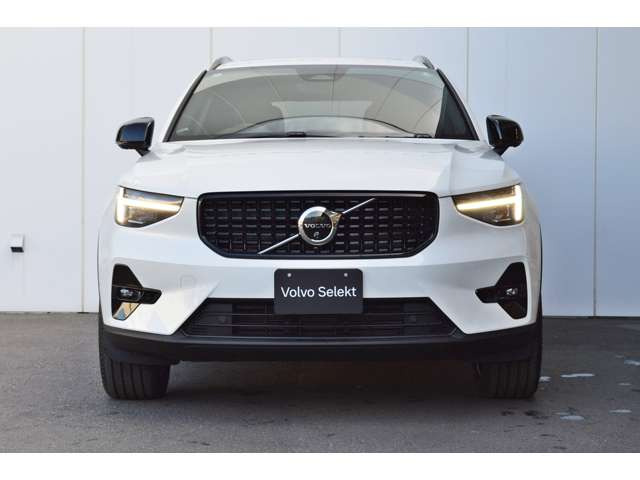 XC40ウルトラ B4 AWD ダークエディション 4WD