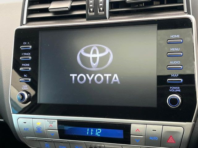 【メーカー純正9インチナビ】インテリアに溶け込むスタイリッシュな「専用設計」メーカーナビを装備♪視認性や操作性など基本性能にも優れ、より上質なカーライフをお楽しみいただけます。