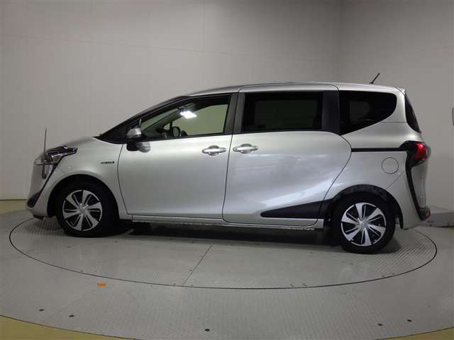 シエンタハイブリッド 1.5 G クエロ