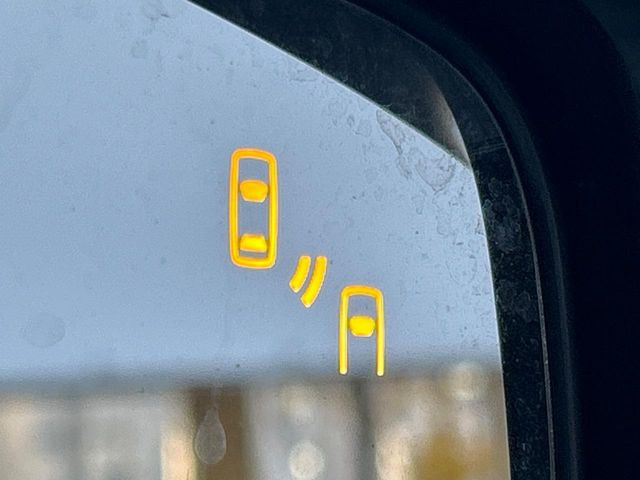 �y�����r�[�N���f�B�e�B�N�V�����z���s���A�h�A�~���[�̎��p�ɂȂ�₷���ӏ��Ɍ㑱�Ԃ��ڋ߂���ƃT�C�h�~���[�t�߂Ɍx����\���A�h���C�o�[�ɒ��ӊ��N�ƁA����̍ۂ̓n���h��������A�V�X�g�����܂��B