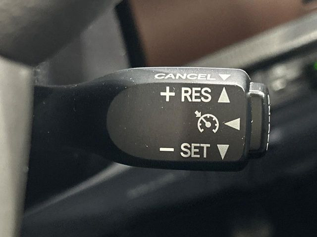 �y�N���[�Y�R���g���[���z�������H�����N���N���s�B�A�N�Z���𗣂��Ă���葬�x�ő��s���ł��A�������^�]���̕��S���y��!�����E�������ȒP�ȃX�C�b�`����Œ����ł��܂��B