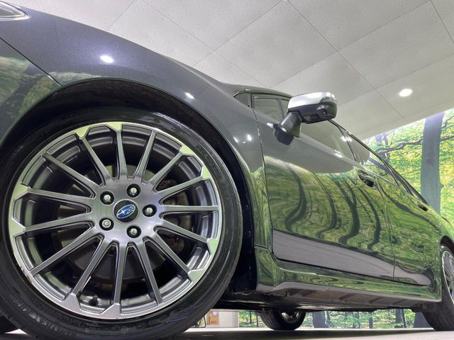 �y����18�C���`�A���~�z�C�[���z�O�ςɃ}�b�`���������A���~�z�C�[���𑕒����Ă���܂��B�e��ЊO�A���~�z�C�[����A�X�^�b�h���X�^�C�����戵�����Ă���܂��B���񂲑��k����������