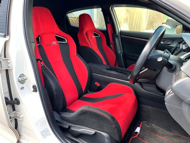 �y��p�X�|�[�c�V�[�g�z�z�[���h���ɗD��A�J�[�u���̑̂������}�����Ă���܂��B�܂��A�̂Ƀt�B�b�g���邩�獘��w�������ɂ����A�����O�h���C�u�⍂�����s�ł����K�ɂ��߂������������܂���