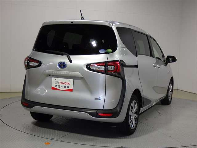 シエンタハイブリッド 1.5 G クエロ