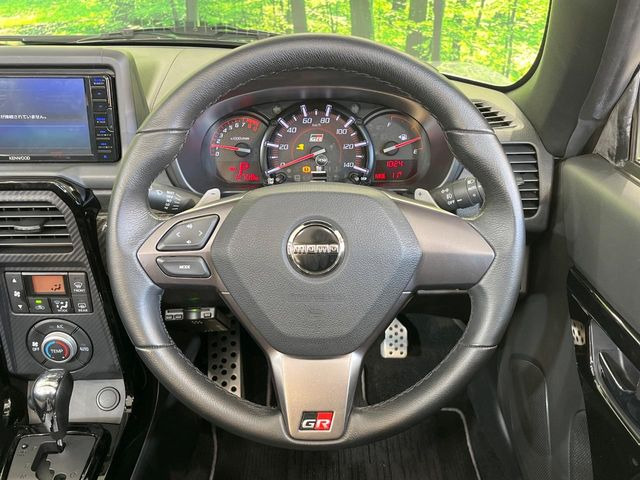 �y�����v�����X�e�A�����O�z�㎿�Ȋv���g�p���邱�ƂŁA��ɂ����������݂ƂĂ��^�]���₷���n���h���ł���