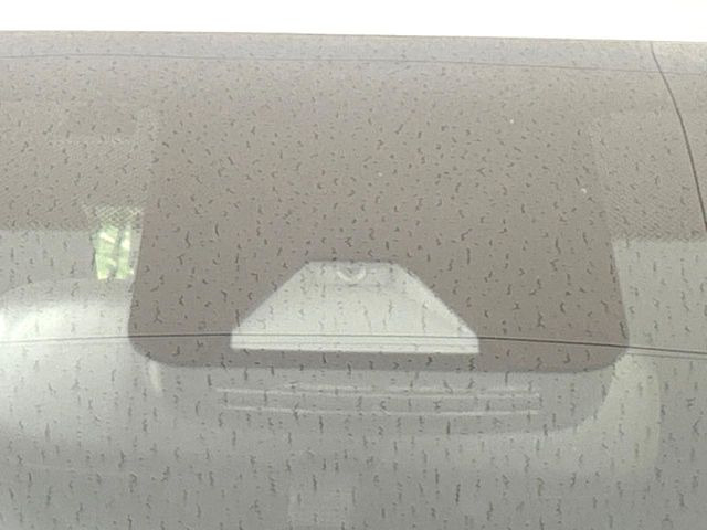 �y�g���^�Z�[�t�e�B�Z���X�z���s���ɑO���̎ԗ�����F�����A�Փ˂������Ȏ��͌x��ƃu���[�L�ŏՓˉ���Ɣ�Q�y�����A�V�X�g�B�����S�Ƀh���C�u�����y���݂��������܂��B