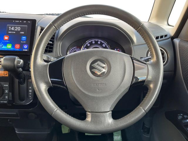 �y�����v�����X�e�A�����O�z�㎿�Ȋv���g�p���邱�ƂŁA��ɂ����������݂ƂĂ��^�]���₷���n���h���ł���