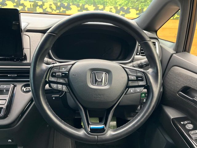 �y�����v�����X�e�A�����O�z�㎿�Ȋv���g�p���邱�ƂŁA��ɂ����������݂ƂĂ��^�]���₷���n���h���ł���