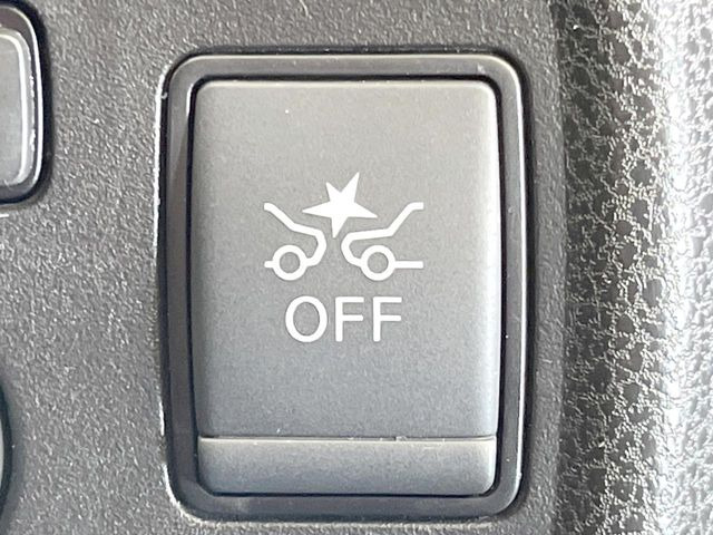 �y�G�}�[�W�F���V�[�u���[�L�z���s���ɑO���̎ԗ�����F�����A�Փ˂������Ȏ��͌x��ƃu���[�L�ŏՓˉ���Ɣ�Q�y�����A�V�X�g�B�����S�Ƀh���C�u�����y���݂��������܂��B