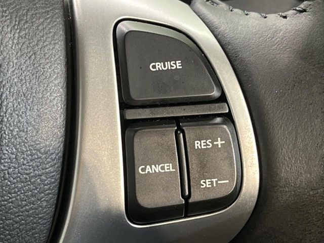 �y�N���[�Y�R���g���[���z�������H�����N���N���s�B�A�N�Z���𗣂��Ă���葬�x�ő��s���ł��A�������^�]���̕��S���y��!�����E�������ȒP�ȃX�C�b�`����Œ����ł��܂��B