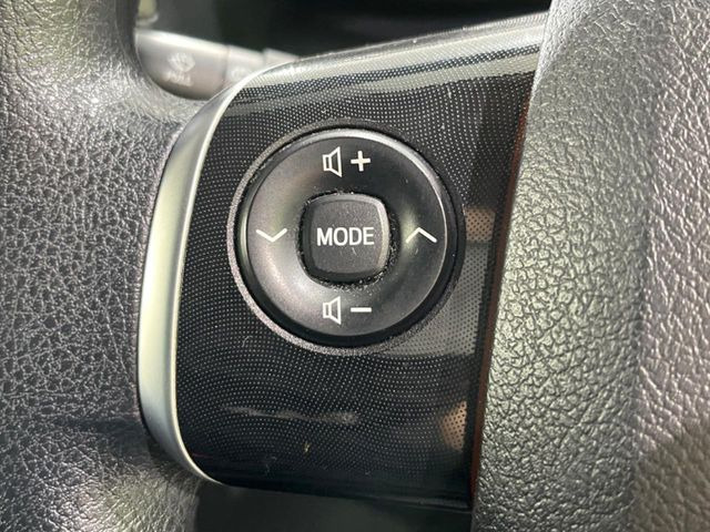 �y�X�e�A�����O�X�C�b�`�z�^�]���A�O������ڐ������炷���ƂȂ��A�I�[�f�B�I���̑��삪�\�ȕ֗��@�\!���S&���K�ȃh���C�u�����o���Ă���܂���