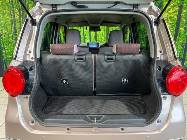 ���i�̂���������ʋ΁A���}���ɏ\���ȉ׎��X�y�[�X���m�ۂ��Ă���܂��B�Z�J���h�V�[�g��|���ƁA�傫�ȉו��̐ύڂ��\�ł���