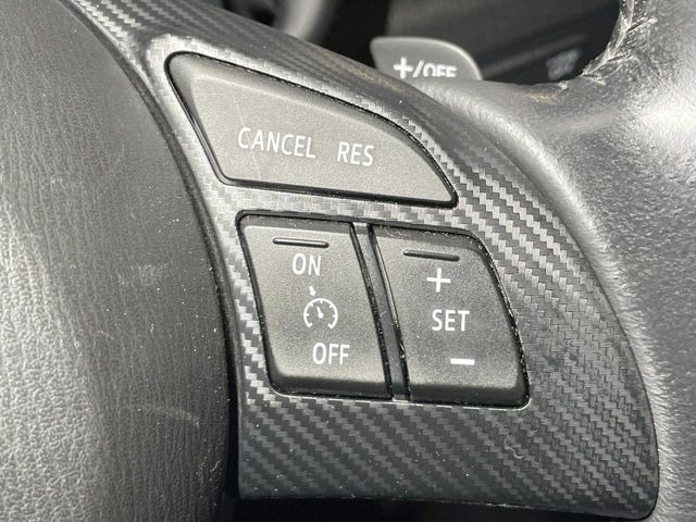 �y�N���[�Y�R���g���[���z�������H�����N���N���s�B�A�N�Z���𗣂��Ă���葬�x�ő��s���ł��A�������^�]���̕��S���y��!�����E�������ȒP�ȃX�C�b�`����Œ����ł��܂��B