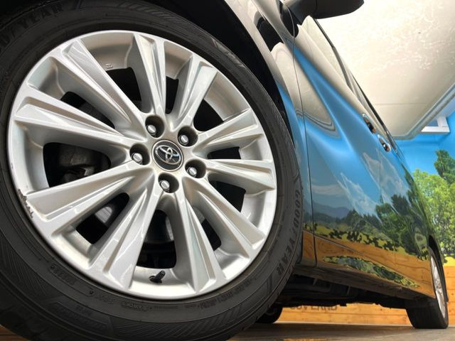 �y����18�C���`�A���~�z�C�[���z�O�ςɃ}�b�`���������A���~�z�C�[���𑕒����Ă���܂��B�e��ЊO�A���~�z�C�[����A�X�^�b�h���X�^�C�����戵�����Ă���܂��B���񂲑��k����������