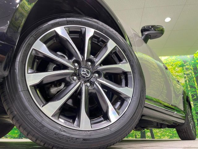 �y����18�C���`�A���~�z�C�[���z�O�ςɃ}�b�`���������A���~�z�C�[���𑕒����Ă���܂��B�e��ЊO�A���~�z�C�[����A�X�^�b�h���X�^�C�����戵�����Ă���܂��B���񂲑��k����������